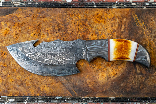 Skinner Knife- Smooth Deer Horn and Damascus Steel